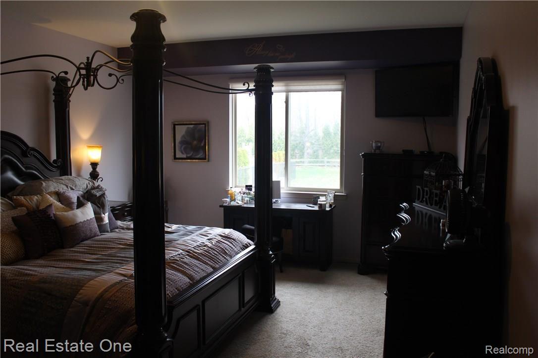 16235 Moore Park Road Macomb, MI 48044 - Photo 29 of 56 IMG_1959.JPG