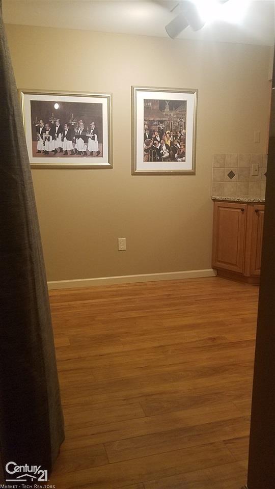 737 Oak Brook Ridge Drive Rochester, MI 48307 - Photo 17 of 34 31335780-16.JPG