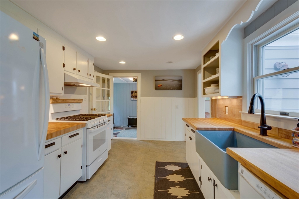 114 Nagog Hill Road Acton, MA 01720 - Photo 11 of 29