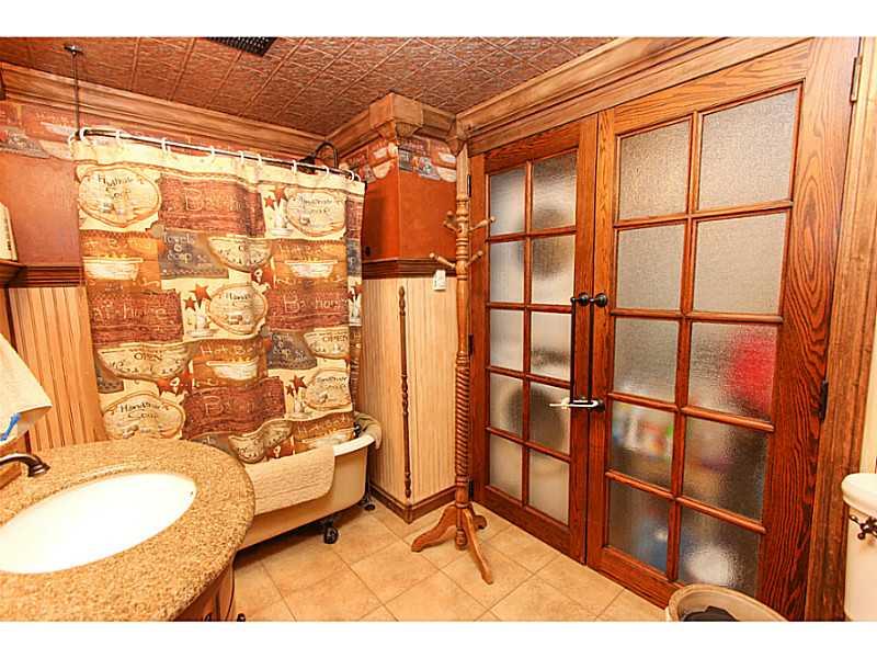 284 Unionville Road Rochester, PA 15074 - Photo 12 of 19 Full Bath.