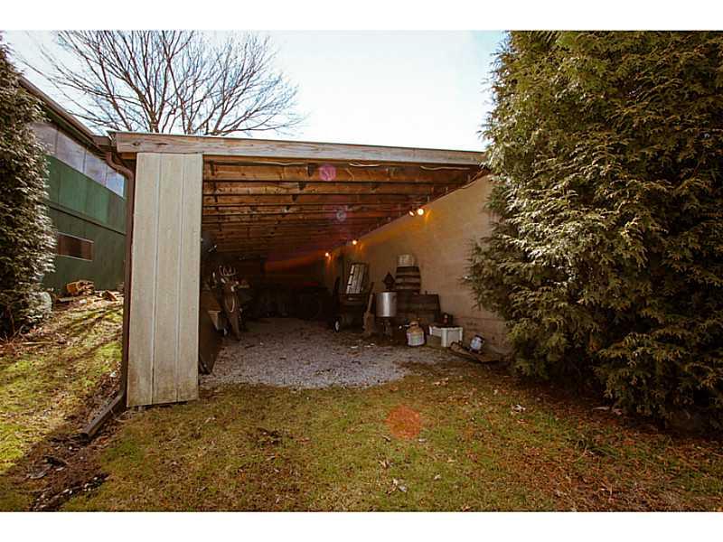 284 Unionville Road Rochester, PA 15074 - Photo 15 of 19 Parking Lot/Garage.