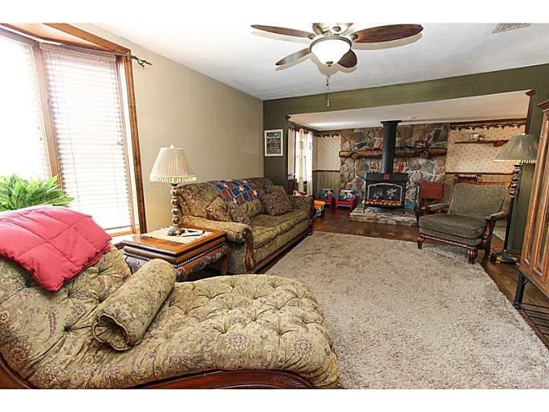 284 Unionville Road Rochester, PA 15074 - Photo 3 of 19 Family Room.
