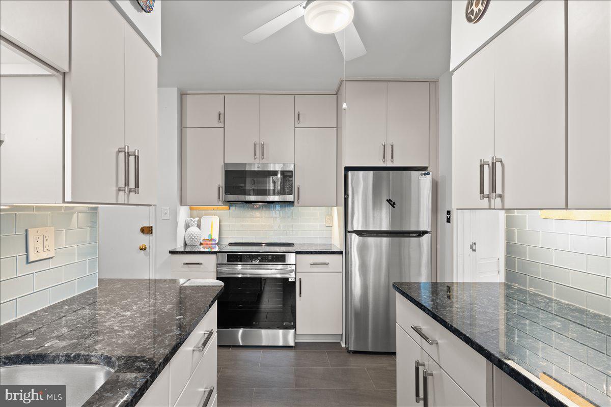 4301 Massachusetts Avenue Northwest, Unit A304 Washington, DC 20016 - Photo 11 of 38 Kitchen