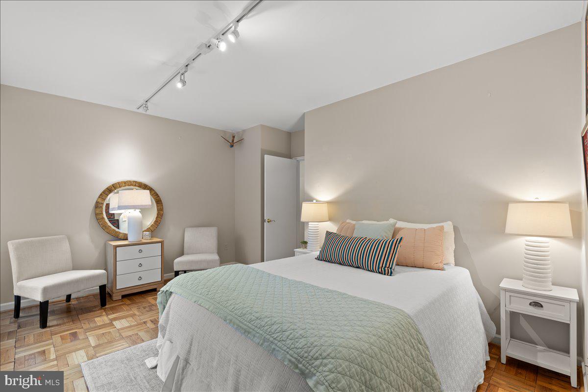 4301 Massachusetts Avenue Northwest, Unit A304 Washington, DC 20016 - Photo 27 of 38 Bedroom 3