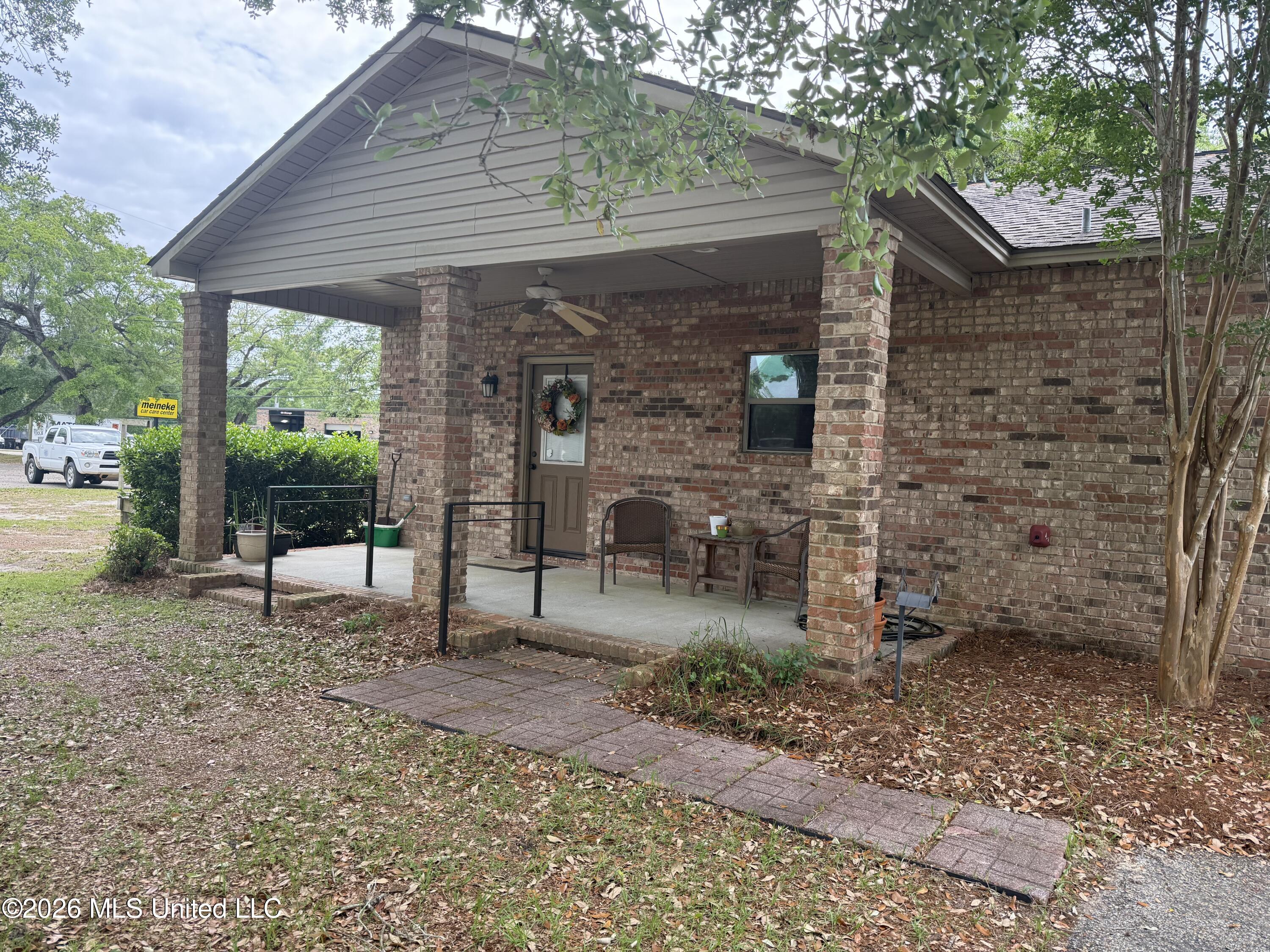 4294 Popp's Ferry Road D'Iberville, MS 39540 - Photo 5 of 17 IMG_8200