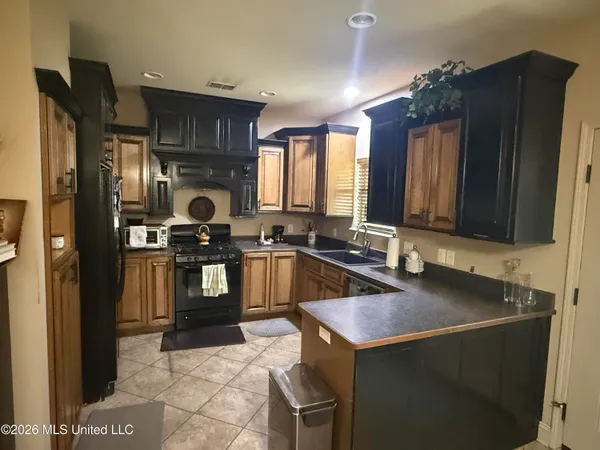 $1,575 | 4294 Popp's Ferry Road, D'Iberville, MS 39540