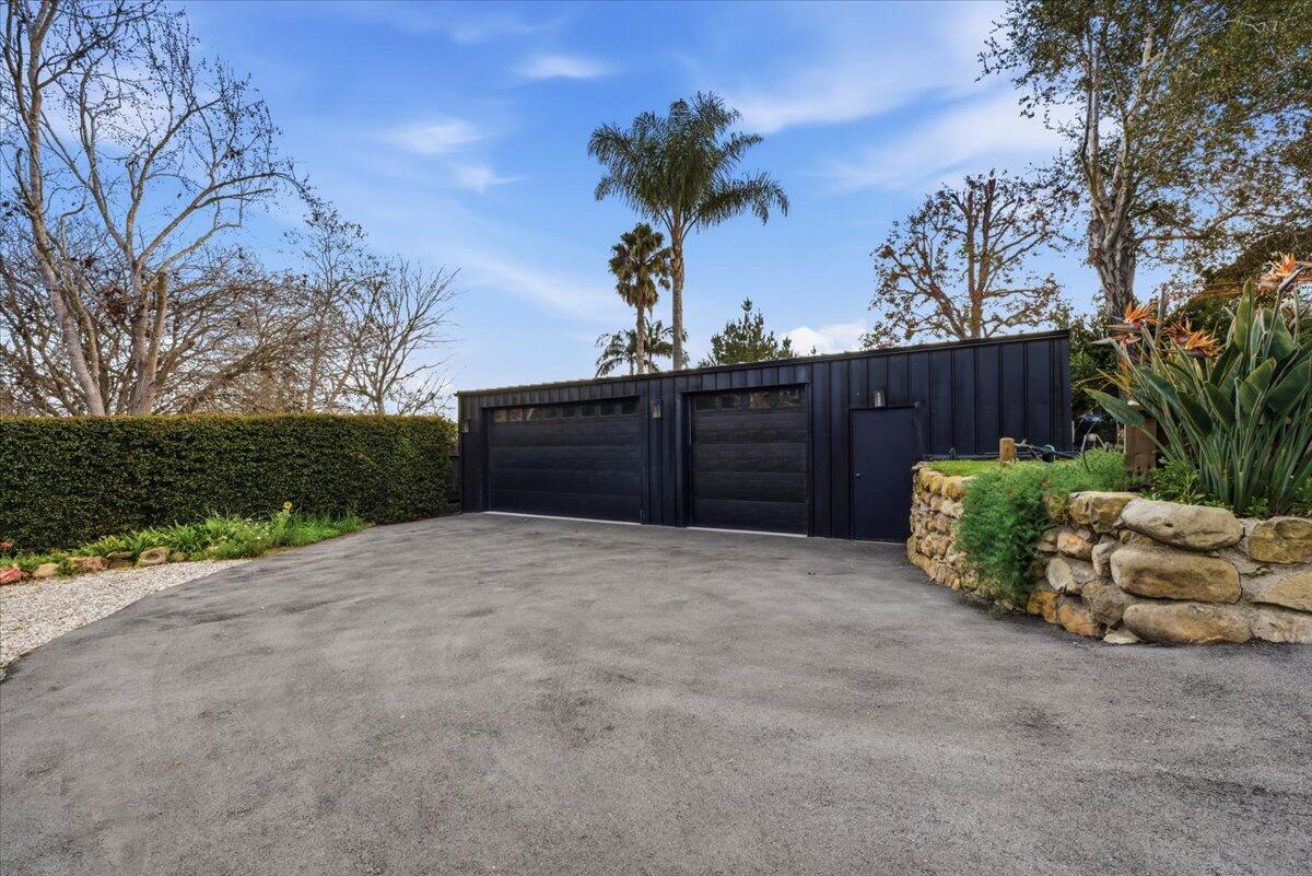 2720 El Prado Road Santa Barbara, CA 93105 - Photo 28 of 33 Oversized 3 car garage