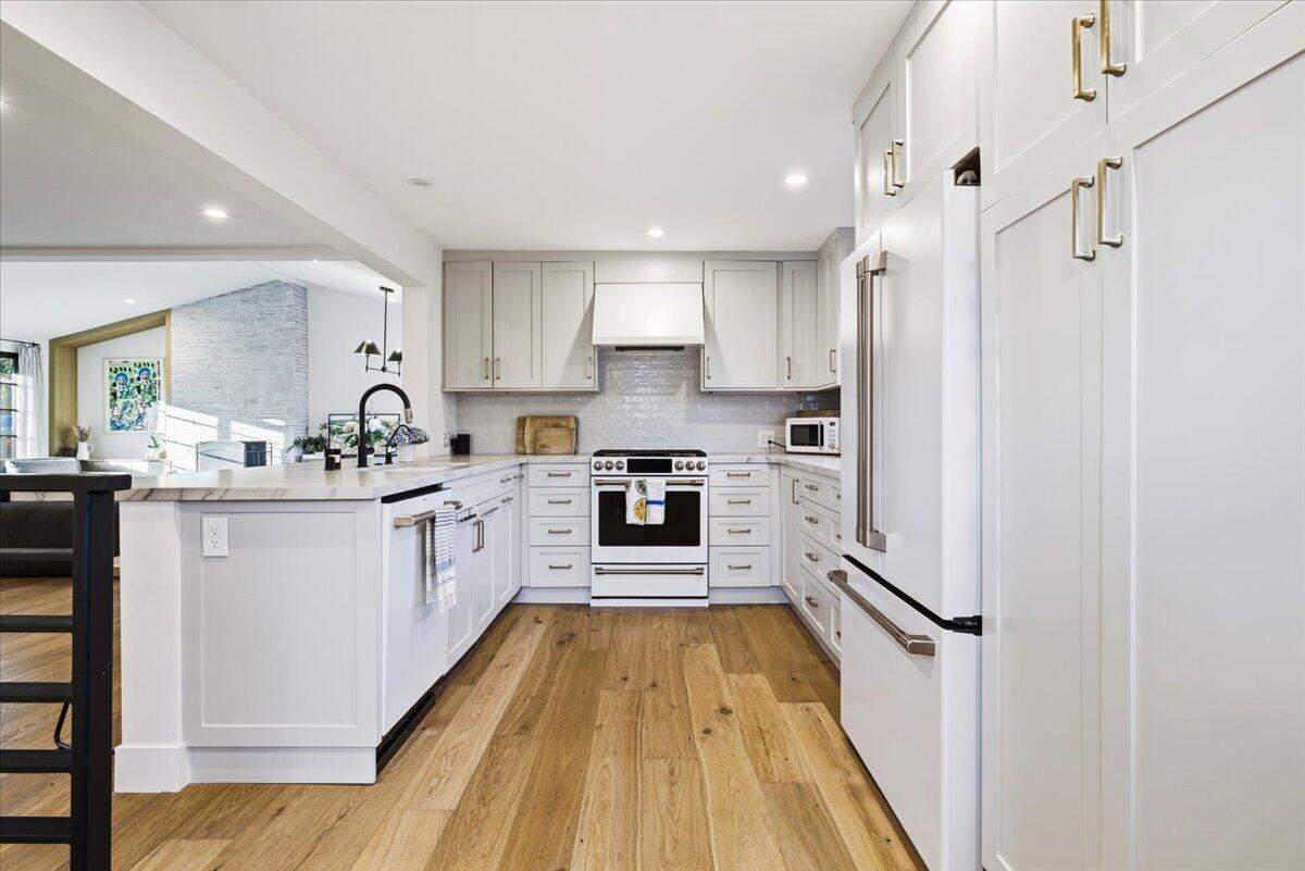 2720 El Prado Road Santa Barbara, CA 93105 - Photo 9 of 33 Remodeled Kitchen