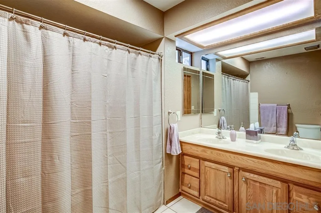 25560 Rua Michelle Escondido, CA 92026 - Photo 12 of 25 Gallery Image 12