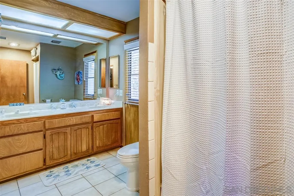 25560 Rua Michelle Escondido, CA 92026 - Photo 15 of 25 Gallery Image 15