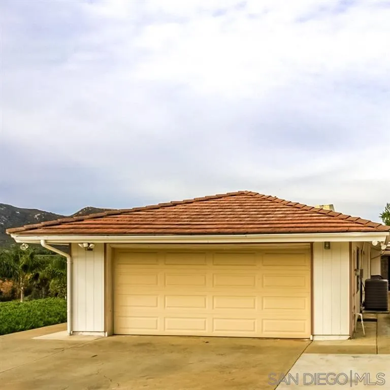 25560 Rua Michelle Escondido, CA 92026 - Photo 20 of 25 Gallery Image 20