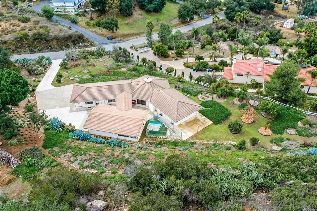 25560 Rua Michelle Escondido, CA 92026 - Photo 2 of 25 Gallery Image 2
