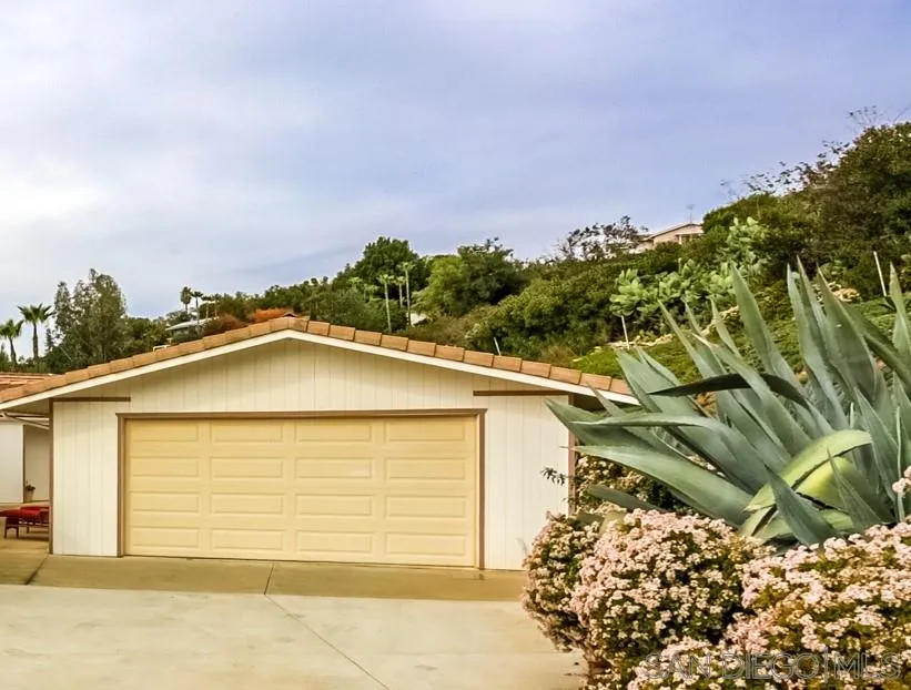 25560 Rua Michelle Escondido, CA 92026 - Photo 21 of 25 Gallery Image 21