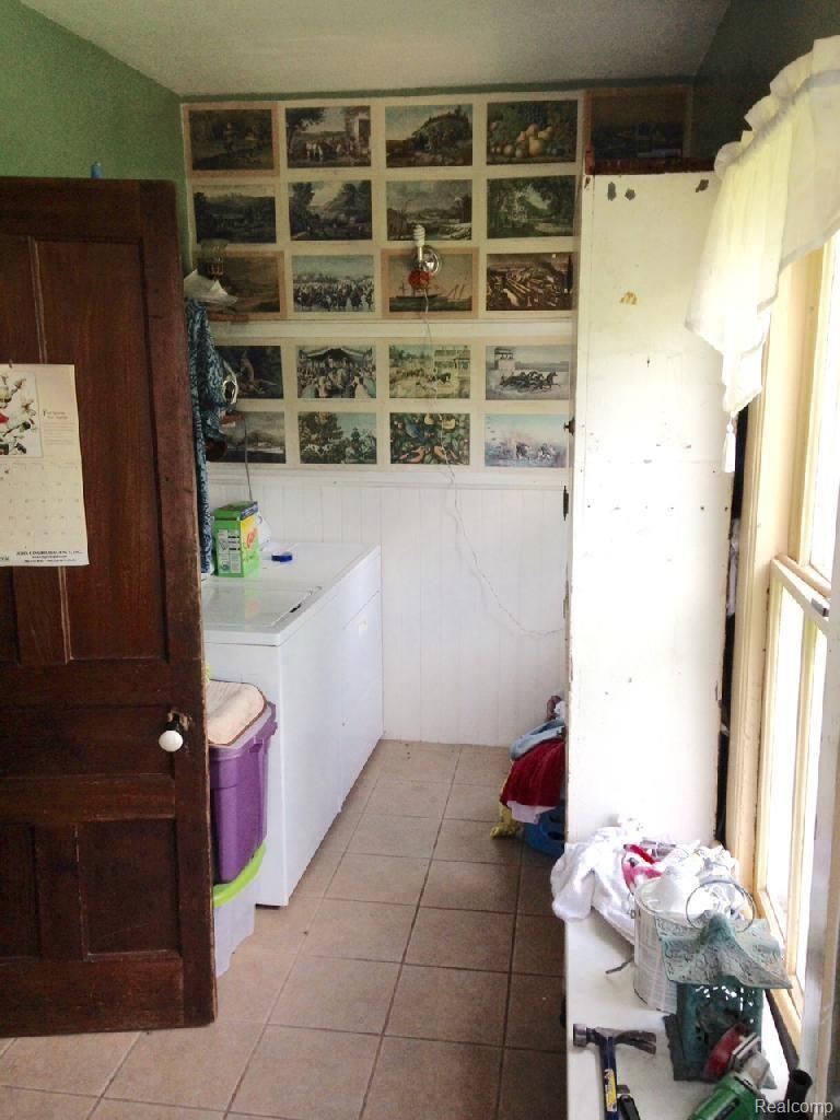 148 Pleasant Street Romeo, MI 48065 - Photo 12 of 32 #12 laundry room.jpg