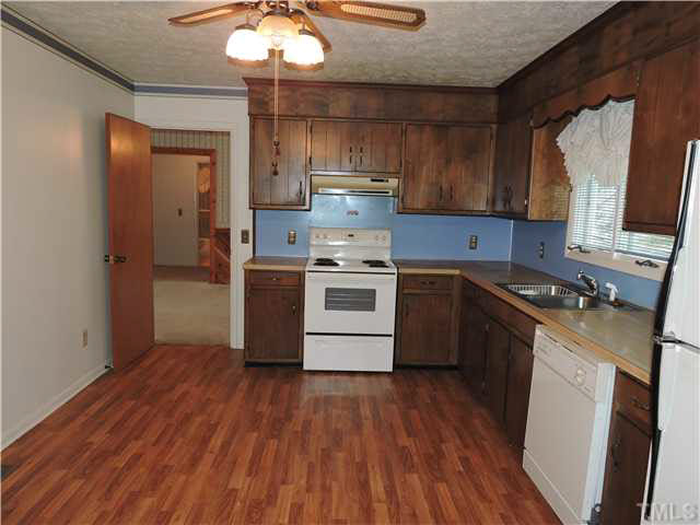 131 Benjamin Court Roxboro, NC 27573 - Photo 4 of 20
