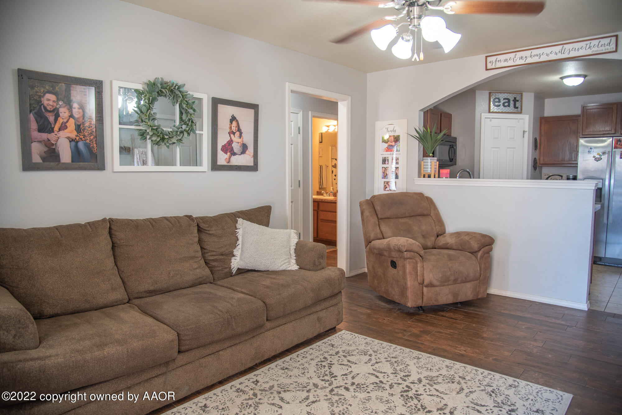 2800 Ries Lane Amarillo, TX 79118 - Photo 3 of 13 Living Room