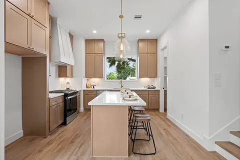 $444,900 | 826 Curtin Street, Unit F, Houston, TX 77018