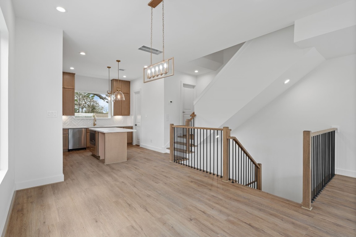 826 Curtin Street, Unit F Houston, TX 77018 - Photo 7 of 37