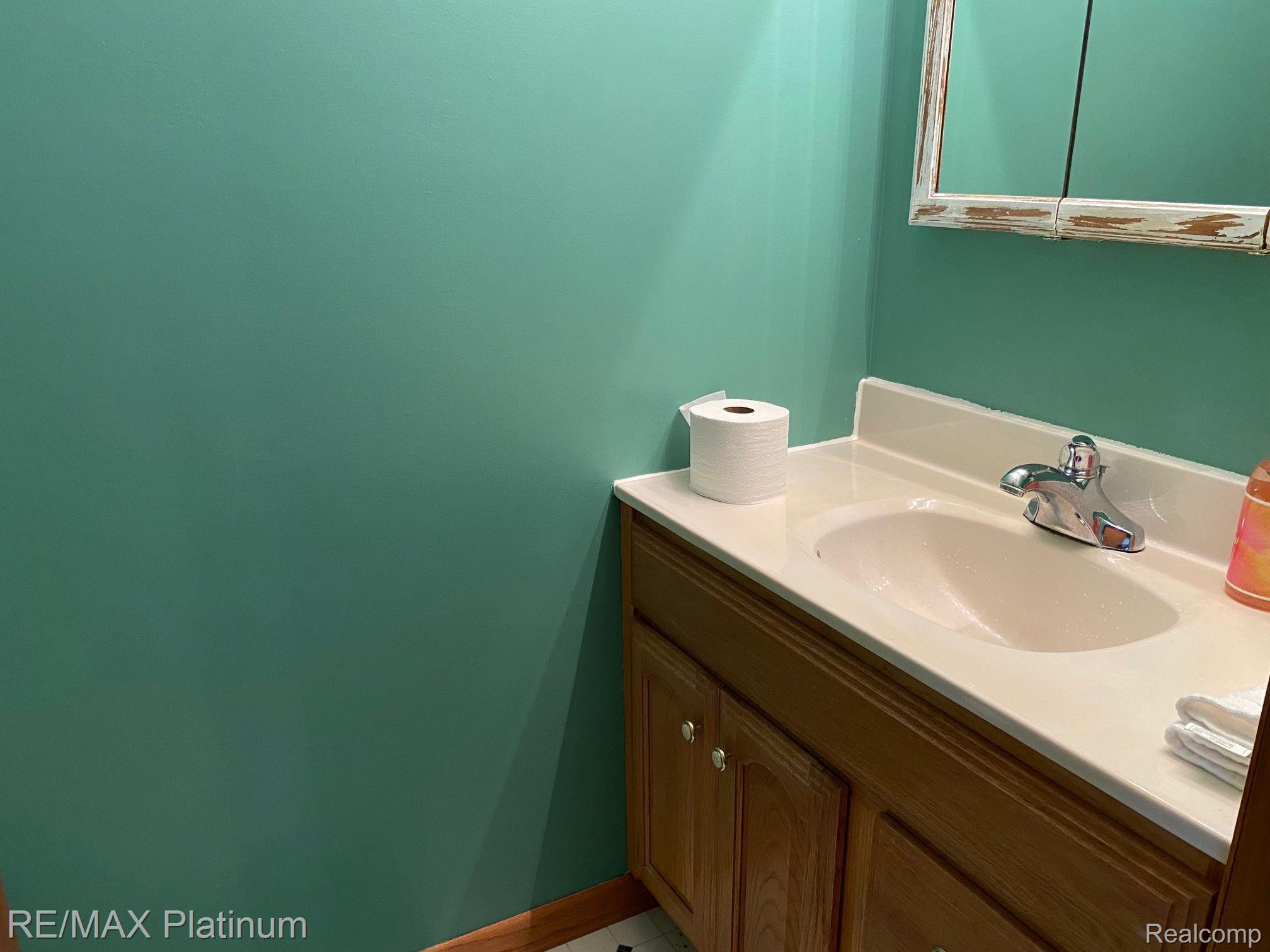 1880 Tooley Road Howell, MI 48843 - Photo 14 of 22 Half Bath