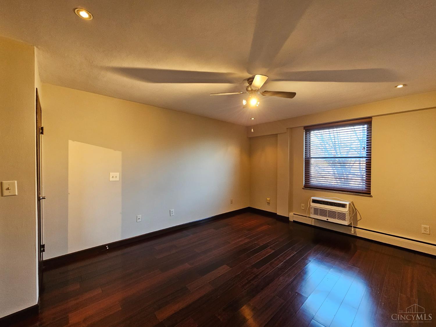 1815 William Howard Taft Road, Unit 507 Cincinnati, OH 45206 - Photo 17 of 28