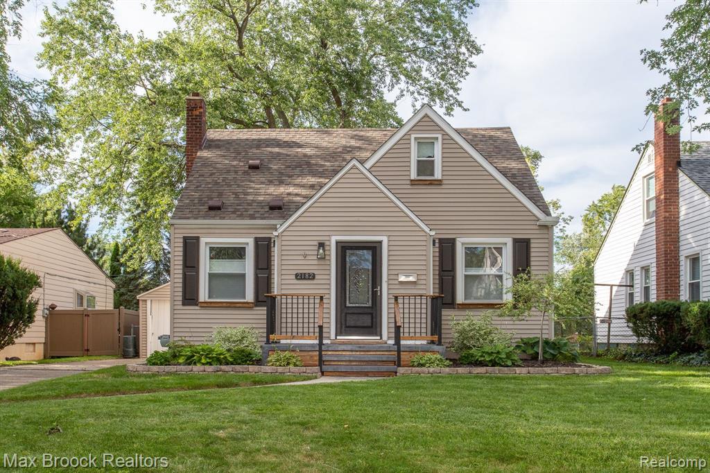 2182 Cambridge Road Berkley, MI 48072 - Photo 1 of 45