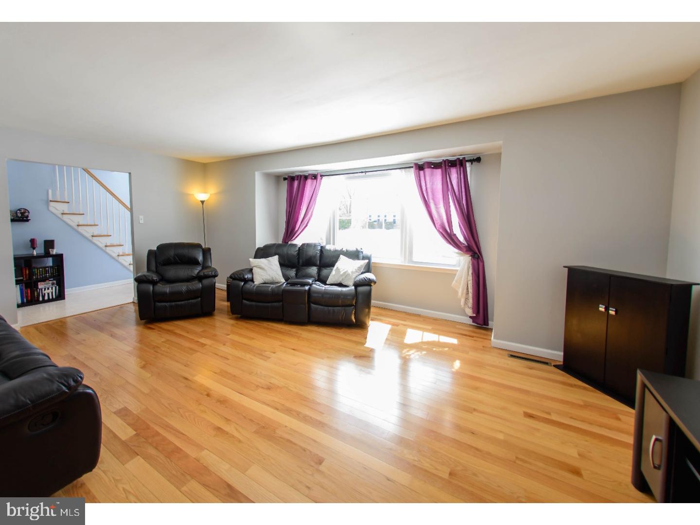 705 Warwick Road Fairless Hills, PA 19030 - Photo 3 of 25 Living Room