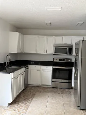 $2,700 | 2013 Ashley Lakes Drive, Odessa, FL 33556