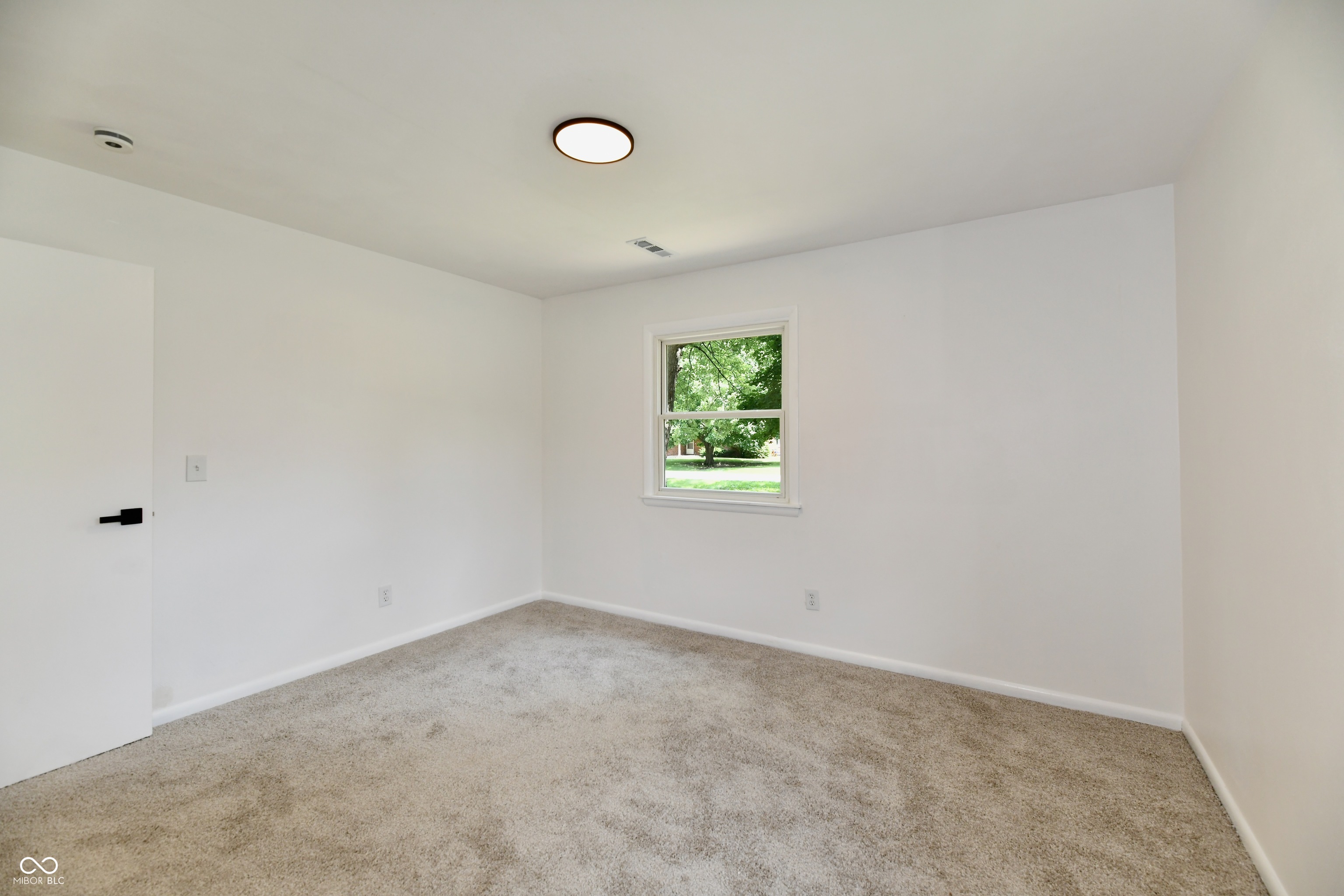 1005 Cardinal Way Anderson, IN 46011 - Photo 20 of 32