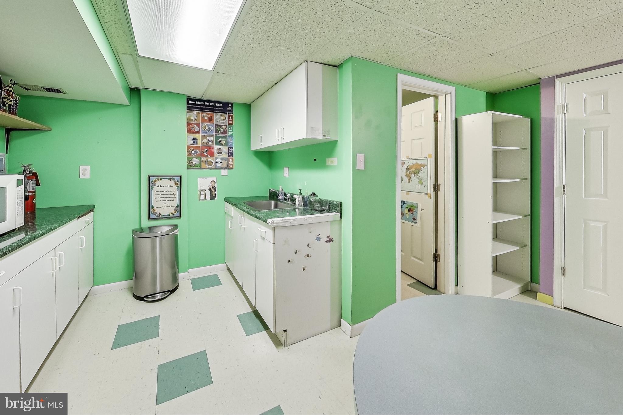 12711 Northcliff Road Bowie, MD 20720 - Photo 14 of 14 Kitchenette