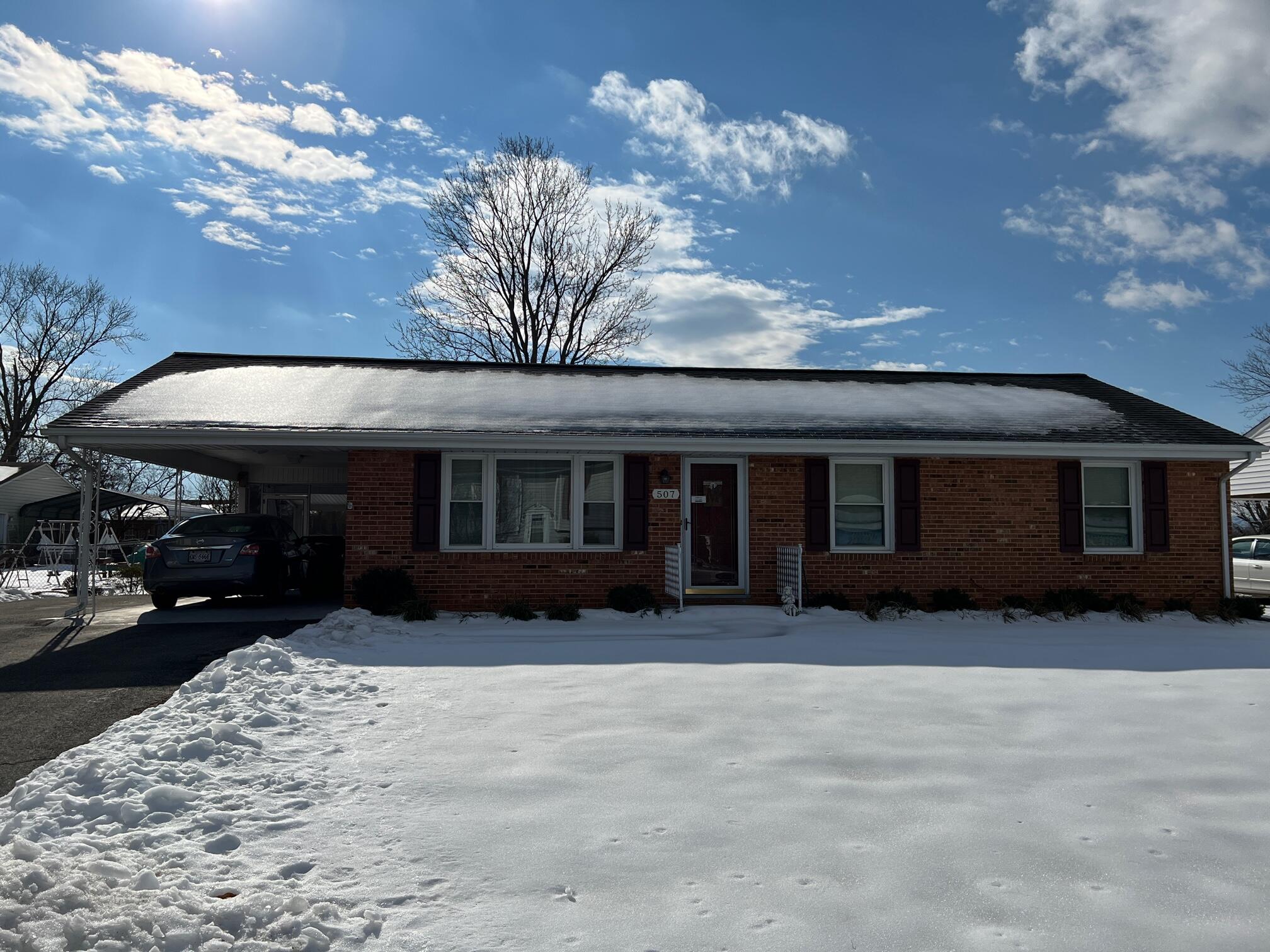 507 Santee Road Roanoke, VA 24019 - Photo 1 of 27 IMG_4314