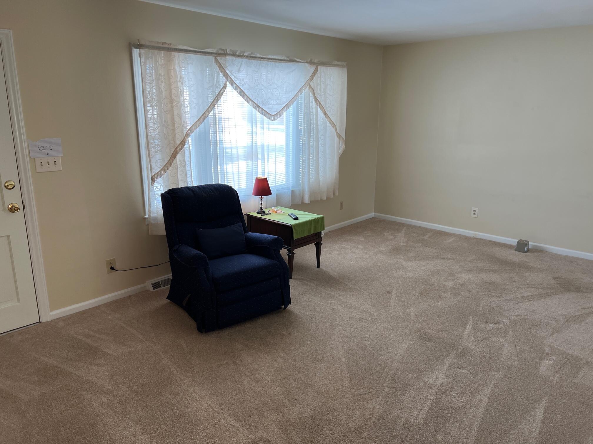 507 Santee Road Roanoke, VA 24019 - Photo 3 of 27 IMG_4320