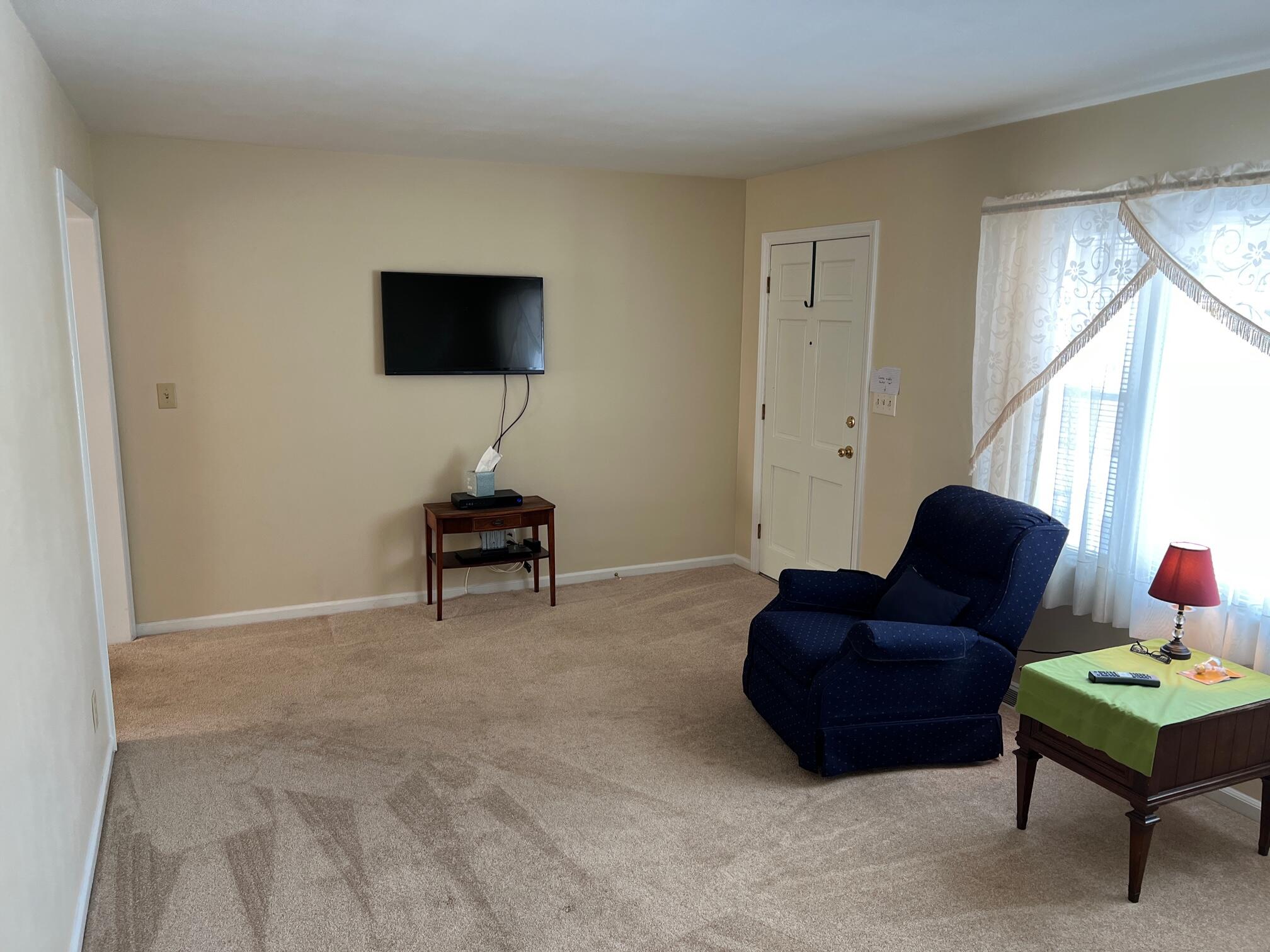 507 Santee Road Roanoke, VA 24019 - Photo 4 of 27 IMG_4321