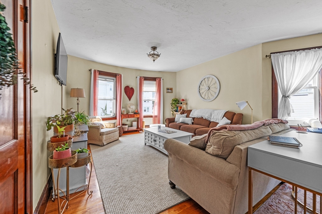 18 Strathmore Road Worcester, MA 01610 - Photo 11 of 32 Gallery Image 11