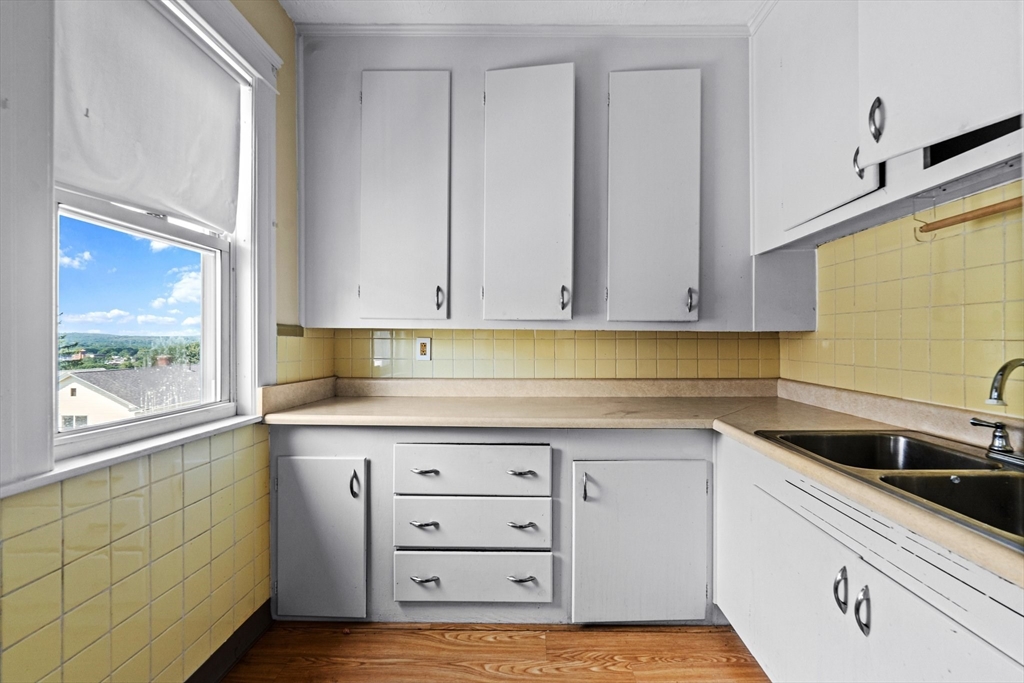 18 Strathmore Road Worcester, MA 01610 - Photo 22 of 32 Gallery Image 22