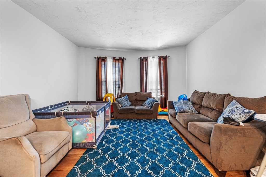 18 Strathmore Road Worcester, MA 01610 - Photo 3 of 32 Gallery Image 3