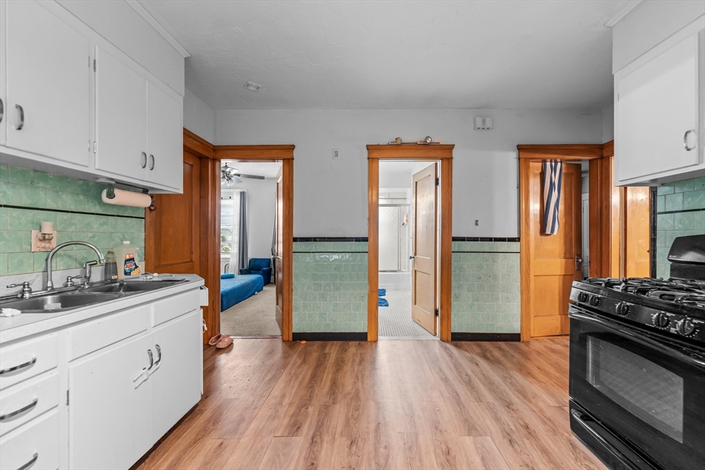 18 Strathmore Road Worcester, MA 01610 - Photo 7 of 32 Gallery Image 7