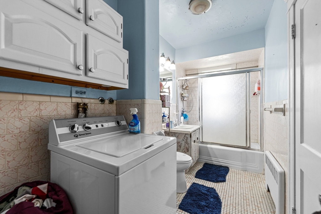 18 Strathmore Road Worcester, MA 01610 - Photo 9 of 32 Gallery Image 9