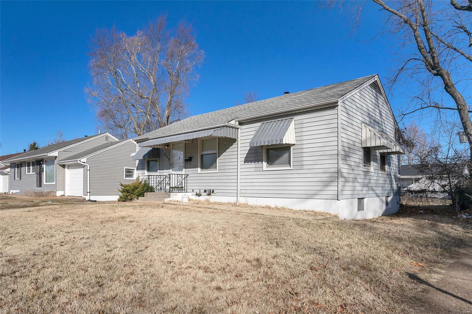 247 Midlothian Road St. Louis, MO 63137 - Photo 2 of 21