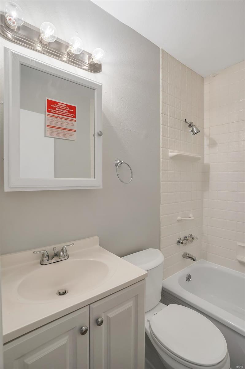 247 Midlothian Road St. Louis, MO 63137 - Photo 17 of 21