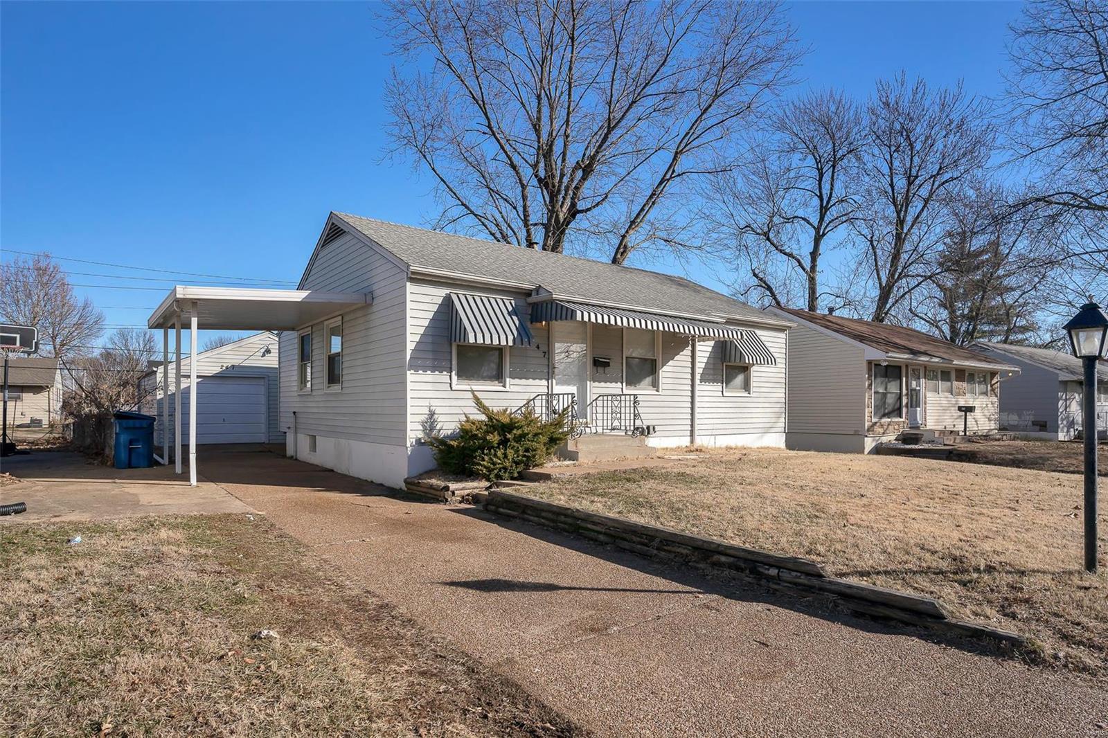 247 Midlothian Road St. Louis, MO 63137 - Photo 3 of 21