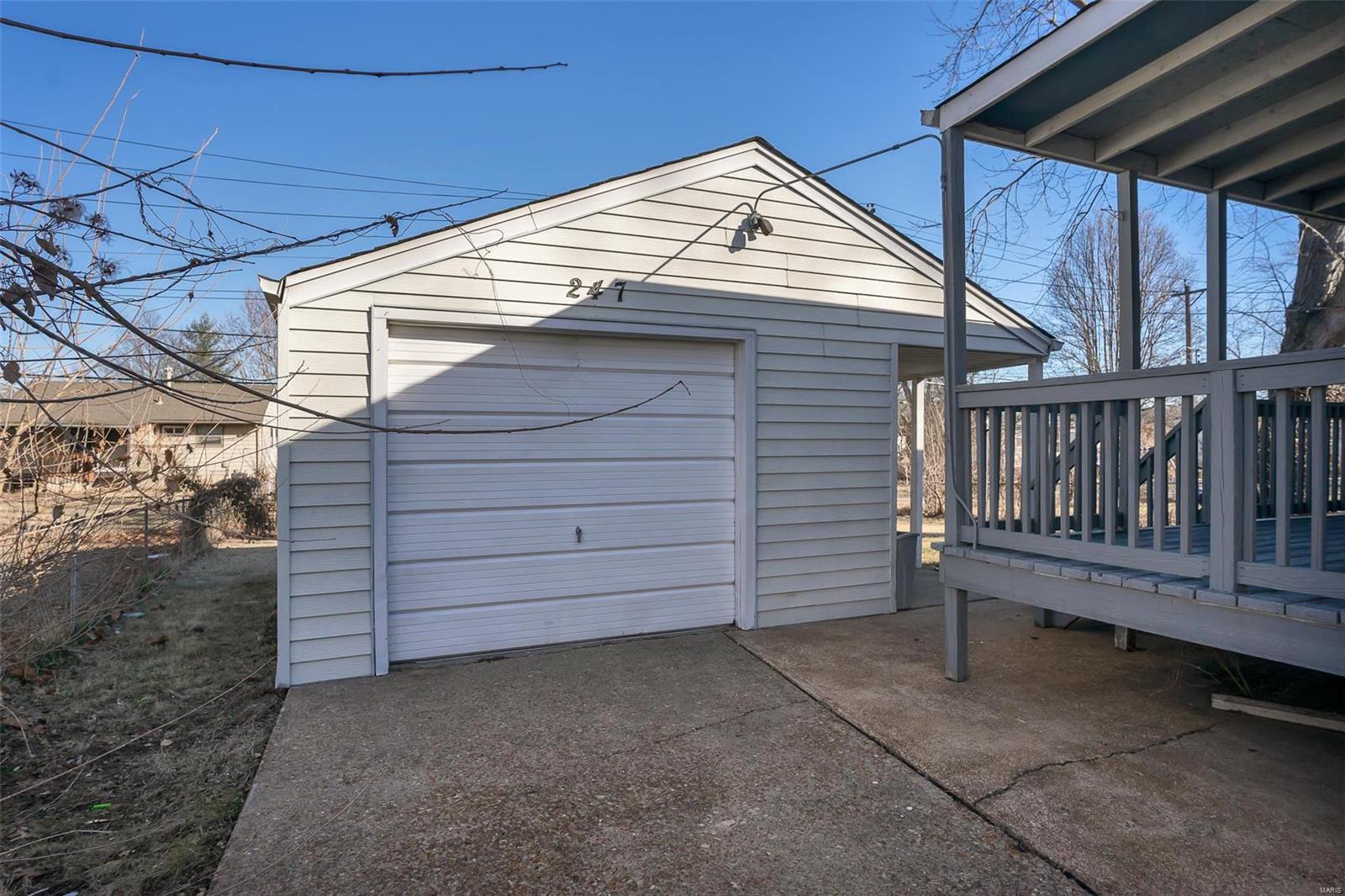 247 Midlothian Road St. Louis, MO 63137 - Photo 4 of 21