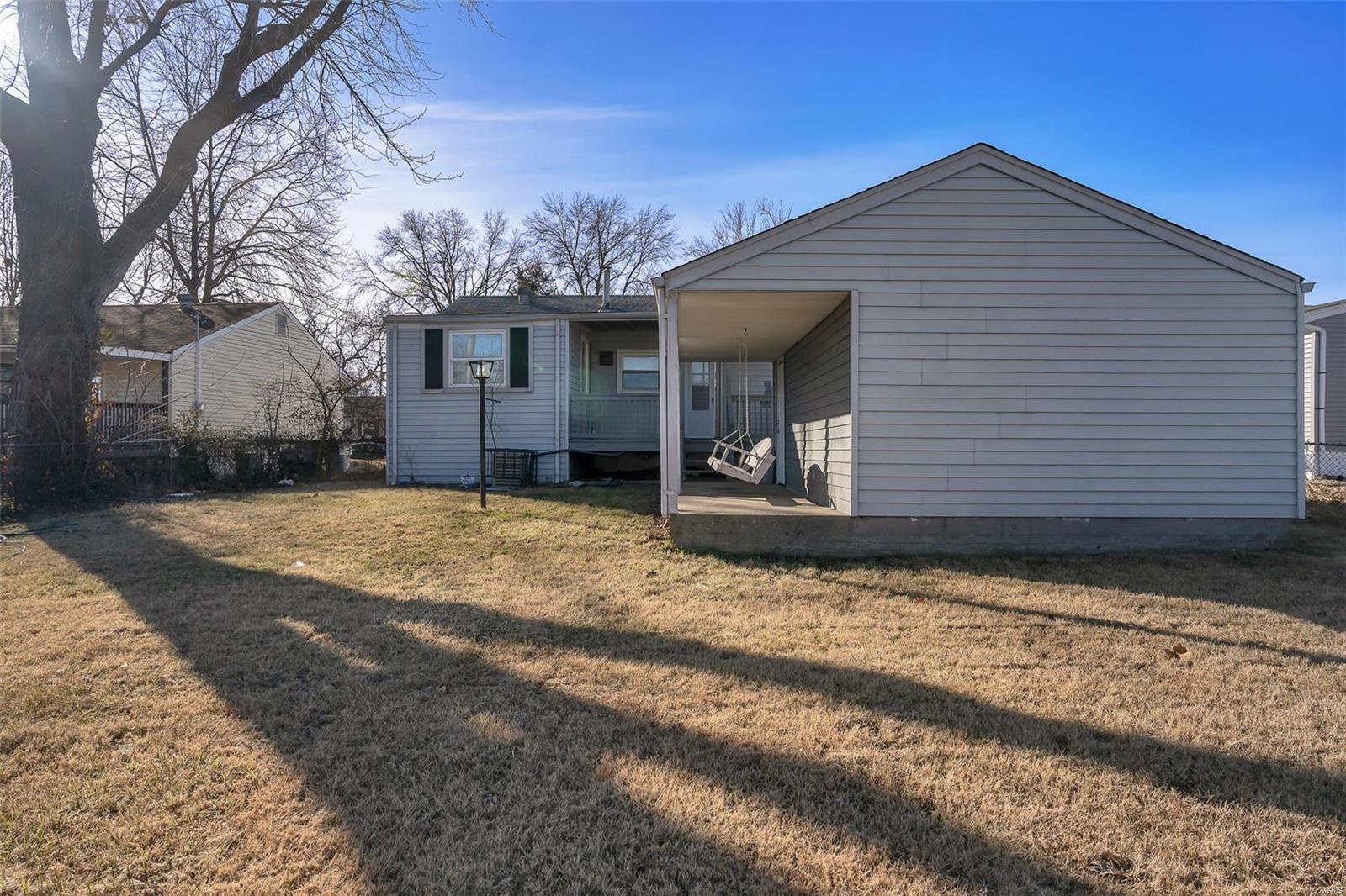 247 Midlothian Road St. Louis, MO 63137 - Photo 6 of 21