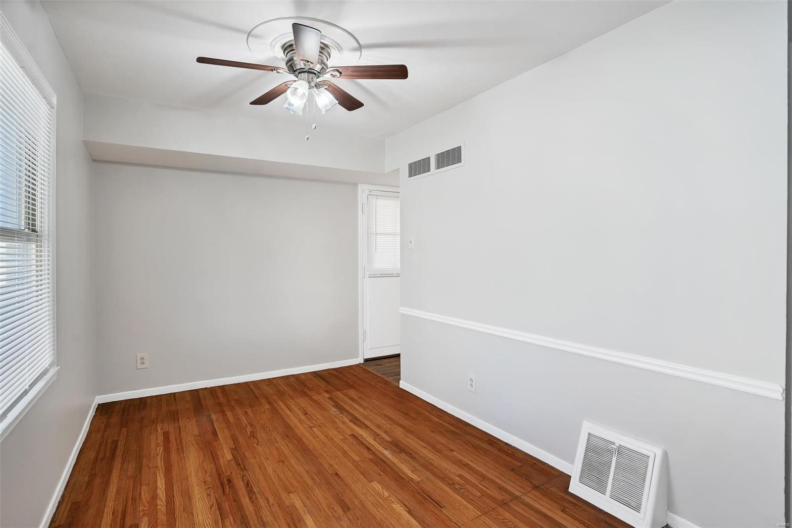 247 Midlothian Road St. Louis, MO 63137 - Photo 8 of 21