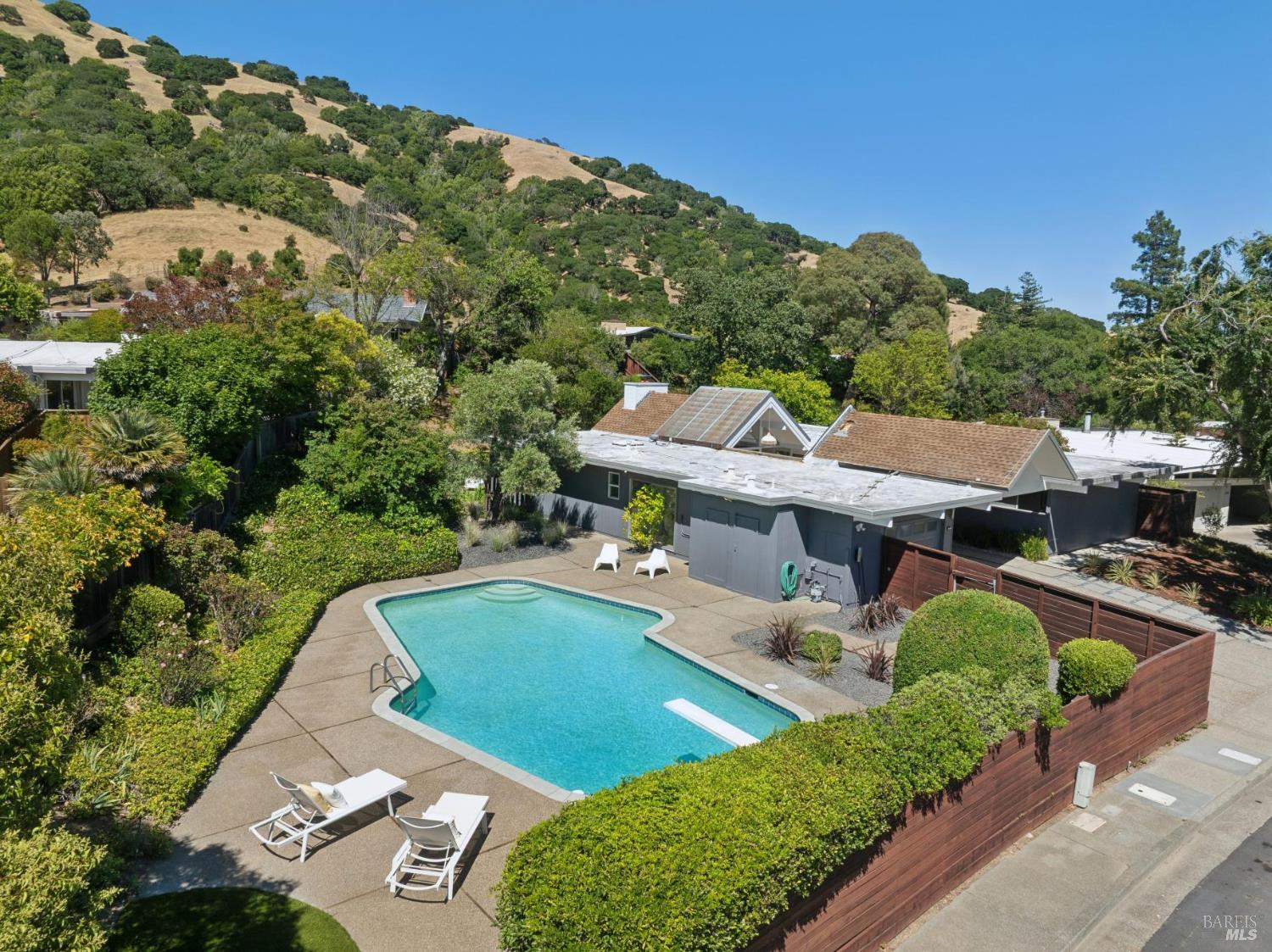 24 Mount Diablo Circle San Rafael, CA 94903 - Photo 4 of 72