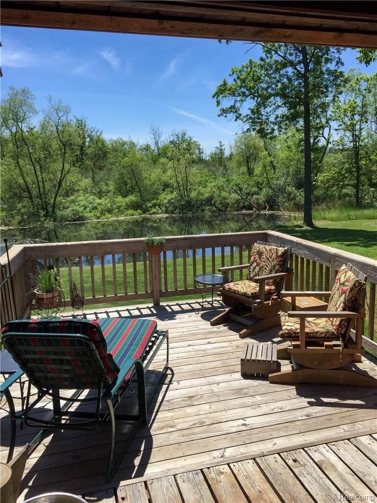 4165 Morgan Road Lake Orion, MI 48359 - Photo 10 of 81 Summer time relaxation area.