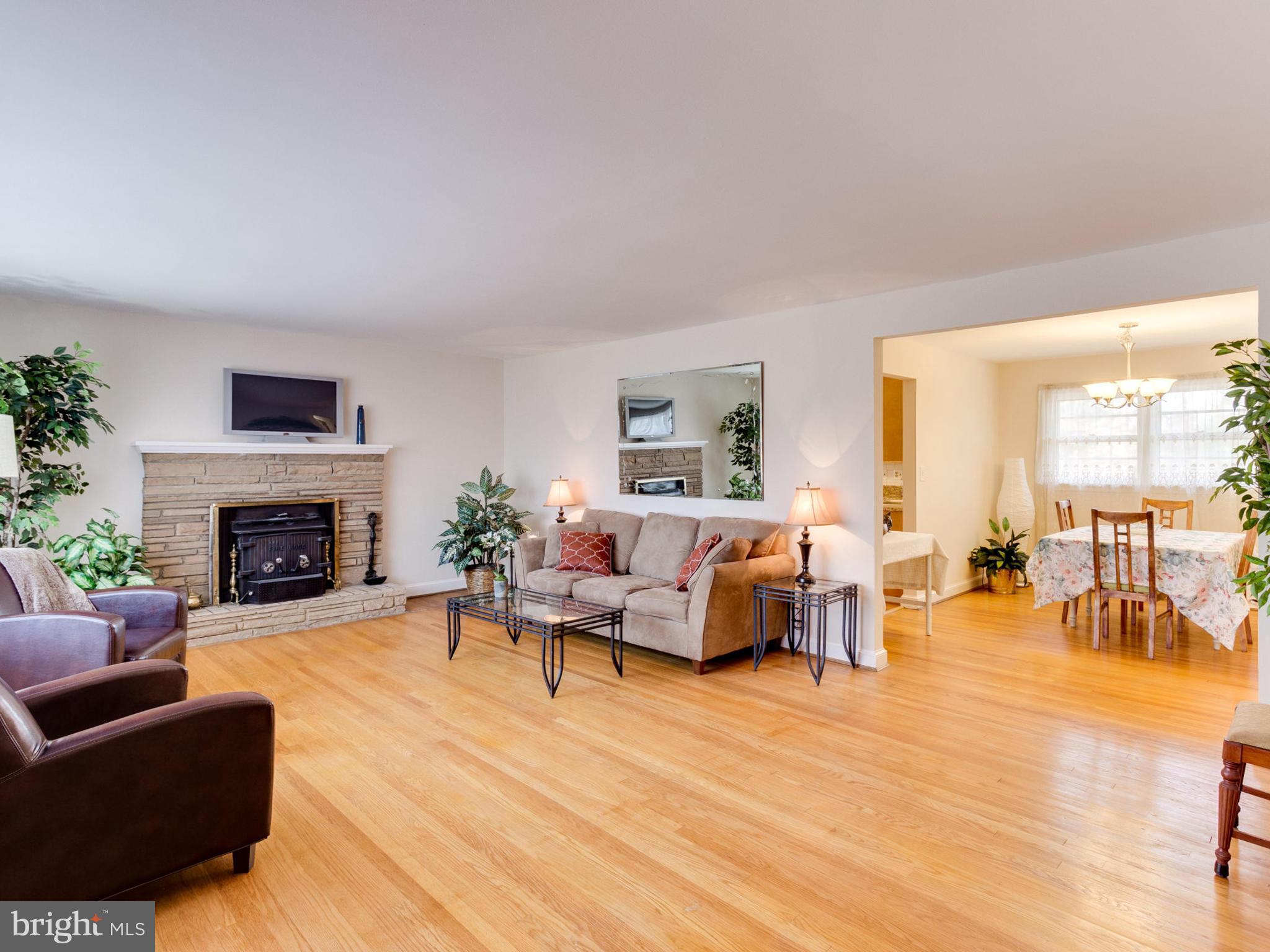 4982 Keppler Road Temple Hills, MD 20748 - Photo 3 of 30 Living Room
