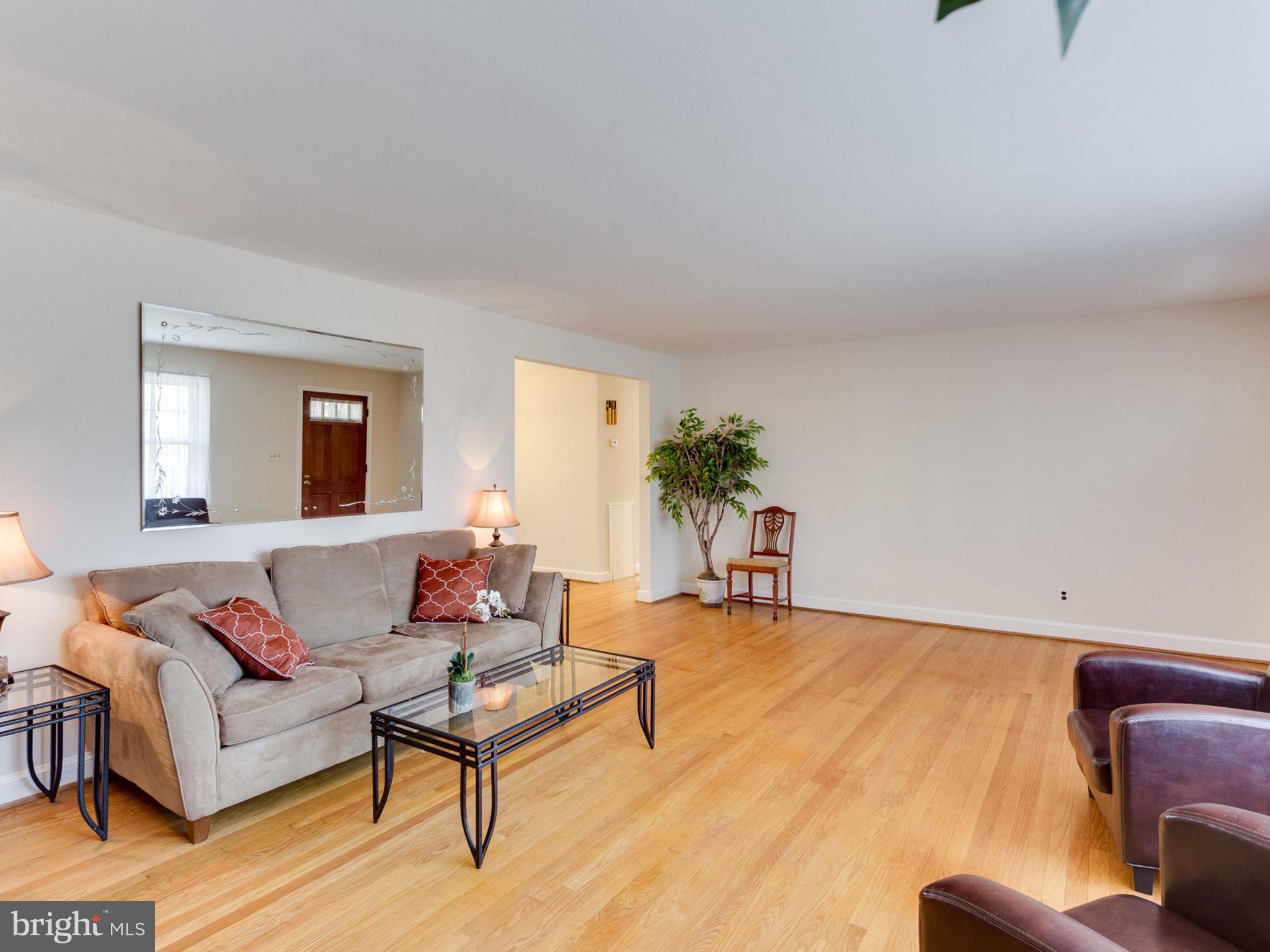 4982 Keppler Road Temple Hills, MD 20748 - Photo 4 of 30 Living Room