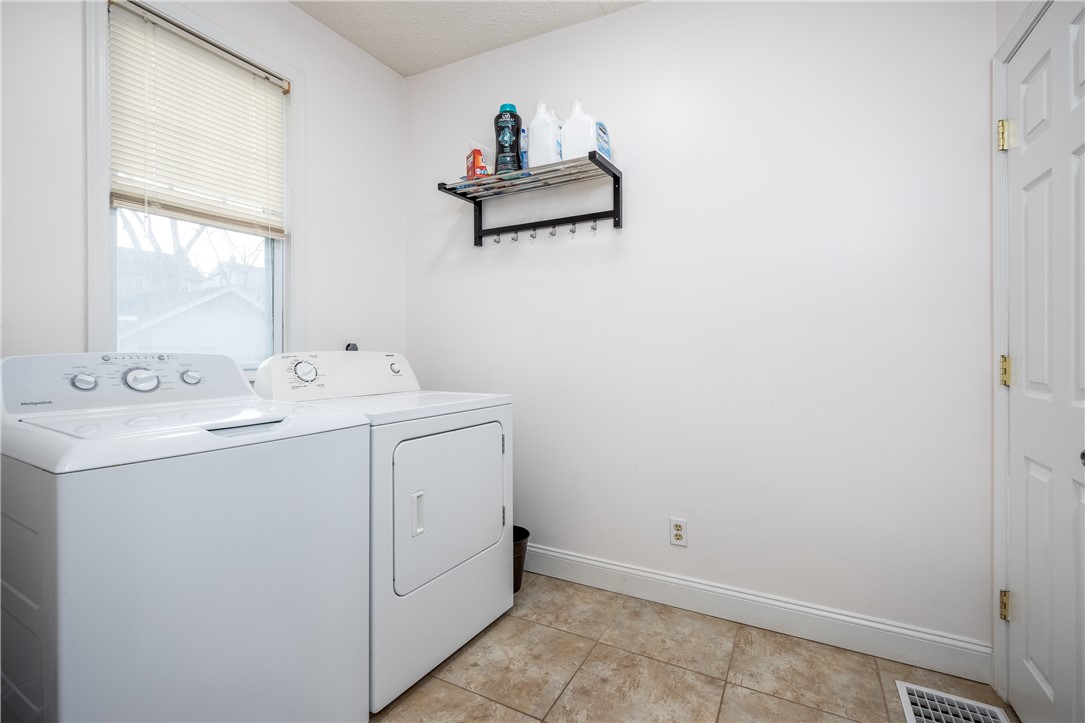 231 Brooks Avenue Rochester, NY 14619 - Photo 11 of 44 1ST FLOOR LAUNDRY