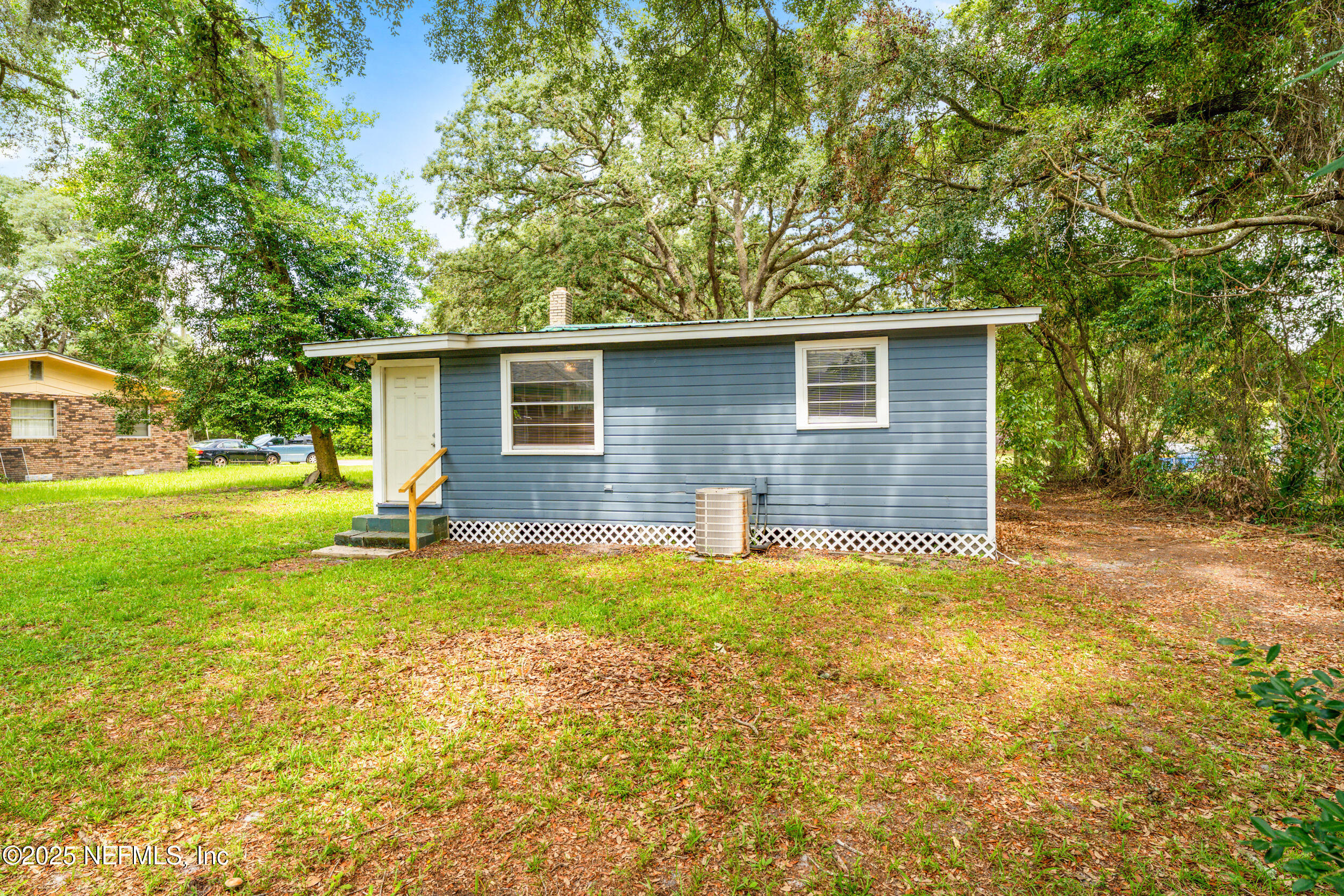 610 Division Street Fernandina Beach, FL 32034 - Photo 26 of 40 a house view with swimming pool