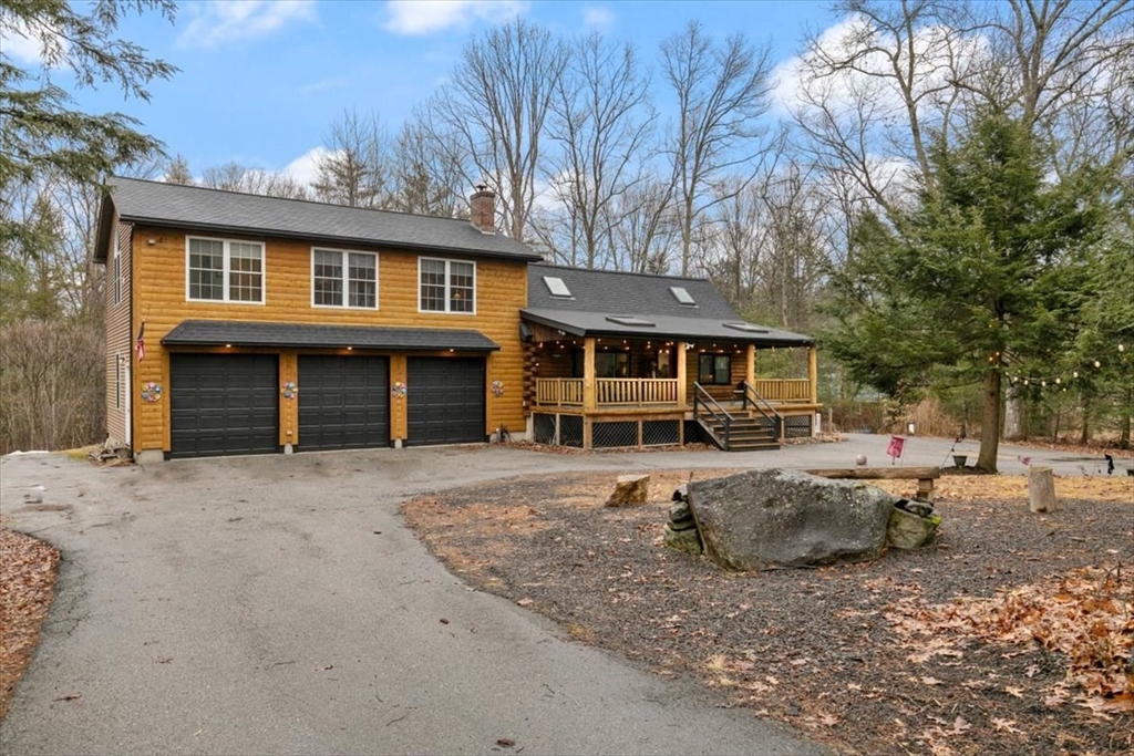 5 Tamworth Road Sandown, NH 03873 - Photo 1 of 40 Gallery Image 1